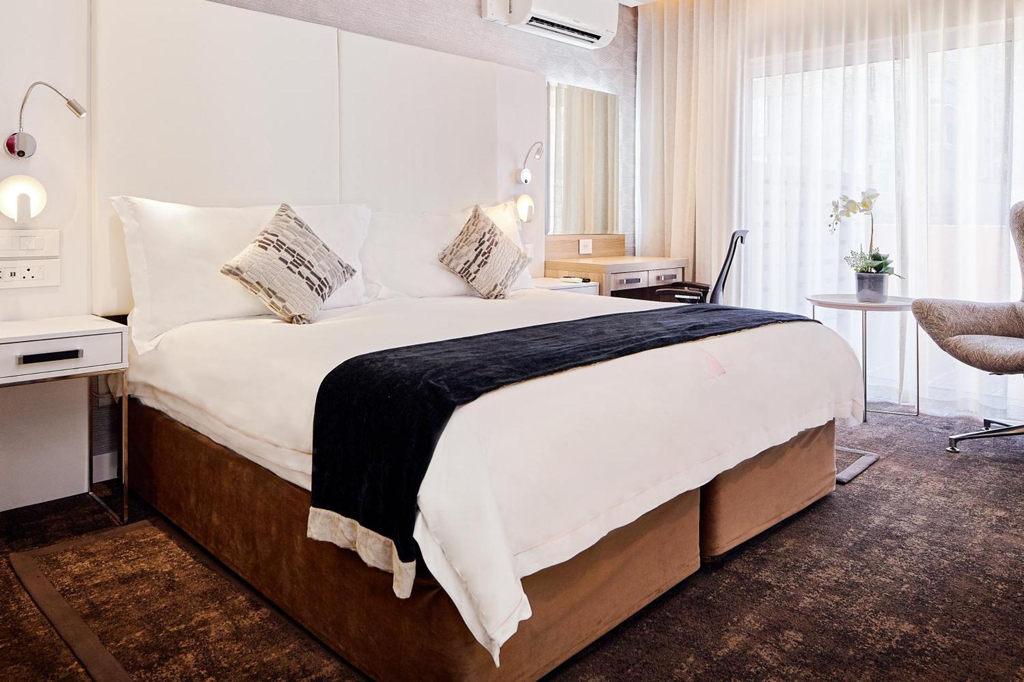 First Group Riviera Suites Le Cap Extérieur photo