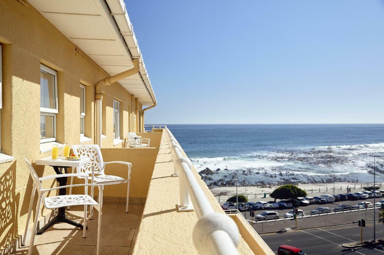 First Group Riviera Suites Le Cap Extérieur photo