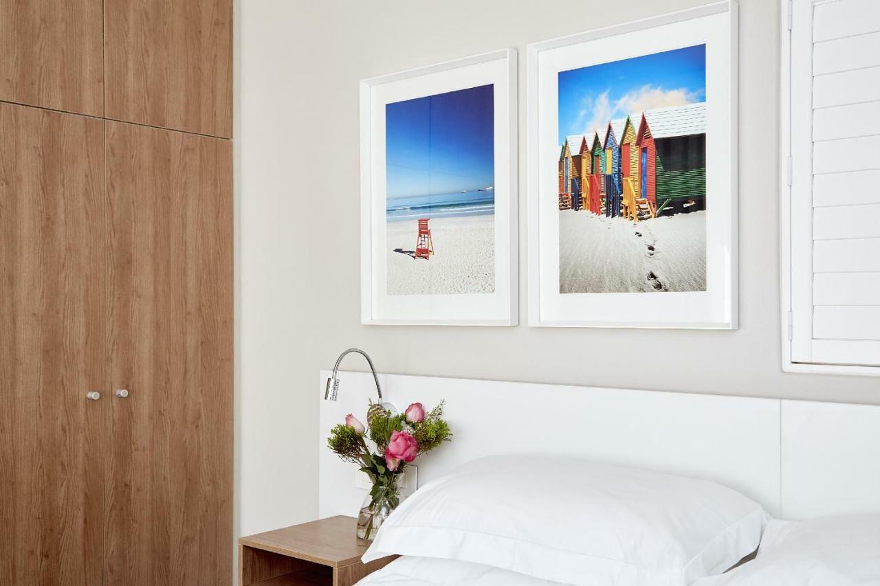 First Group Riviera Suites Le Cap Extérieur photo