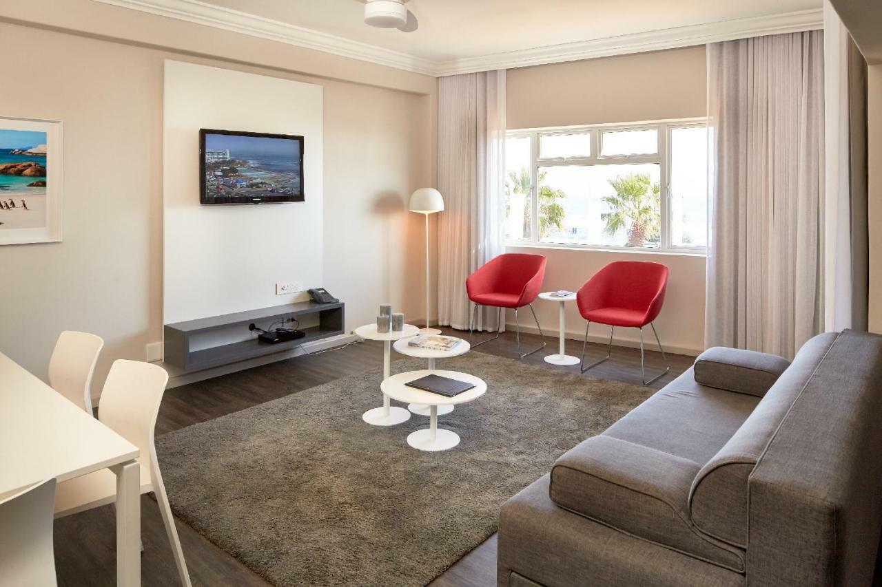 First Group Riviera Suites Le Cap Extérieur photo