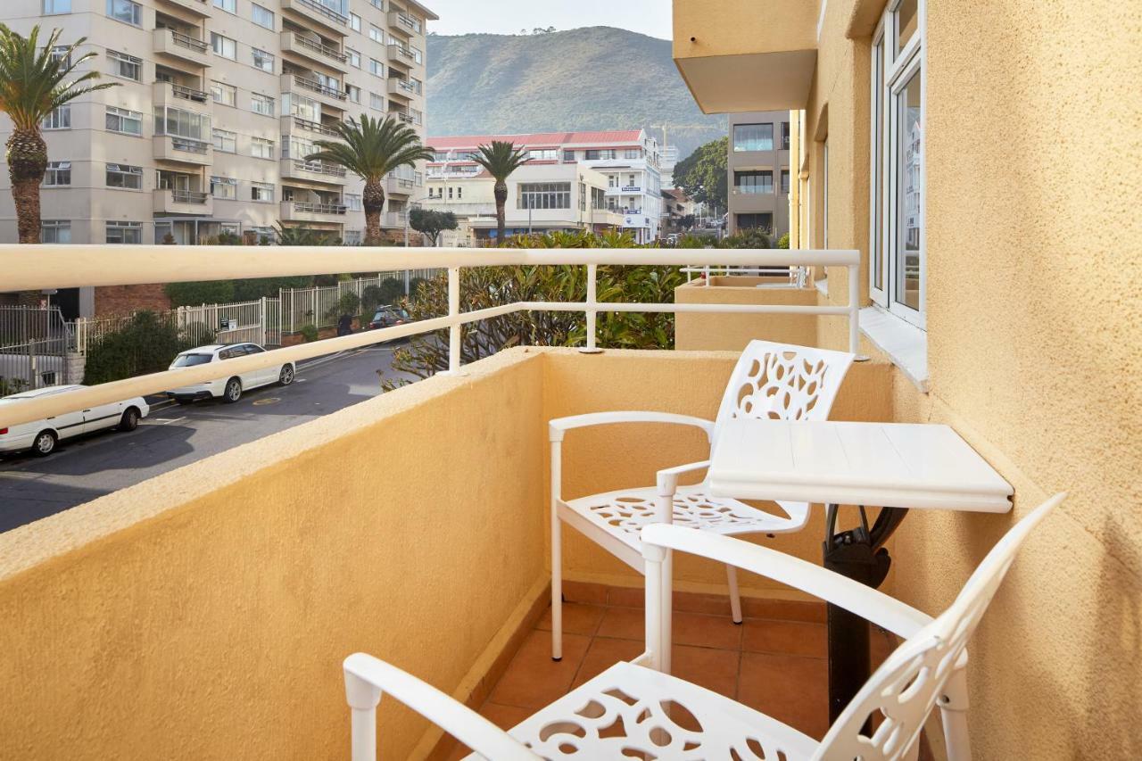 First Group Riviera Suites Le Cap Extérieur photo
