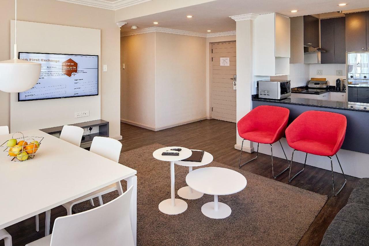 First Group Riviera Suites Le Cap Extérieur photo