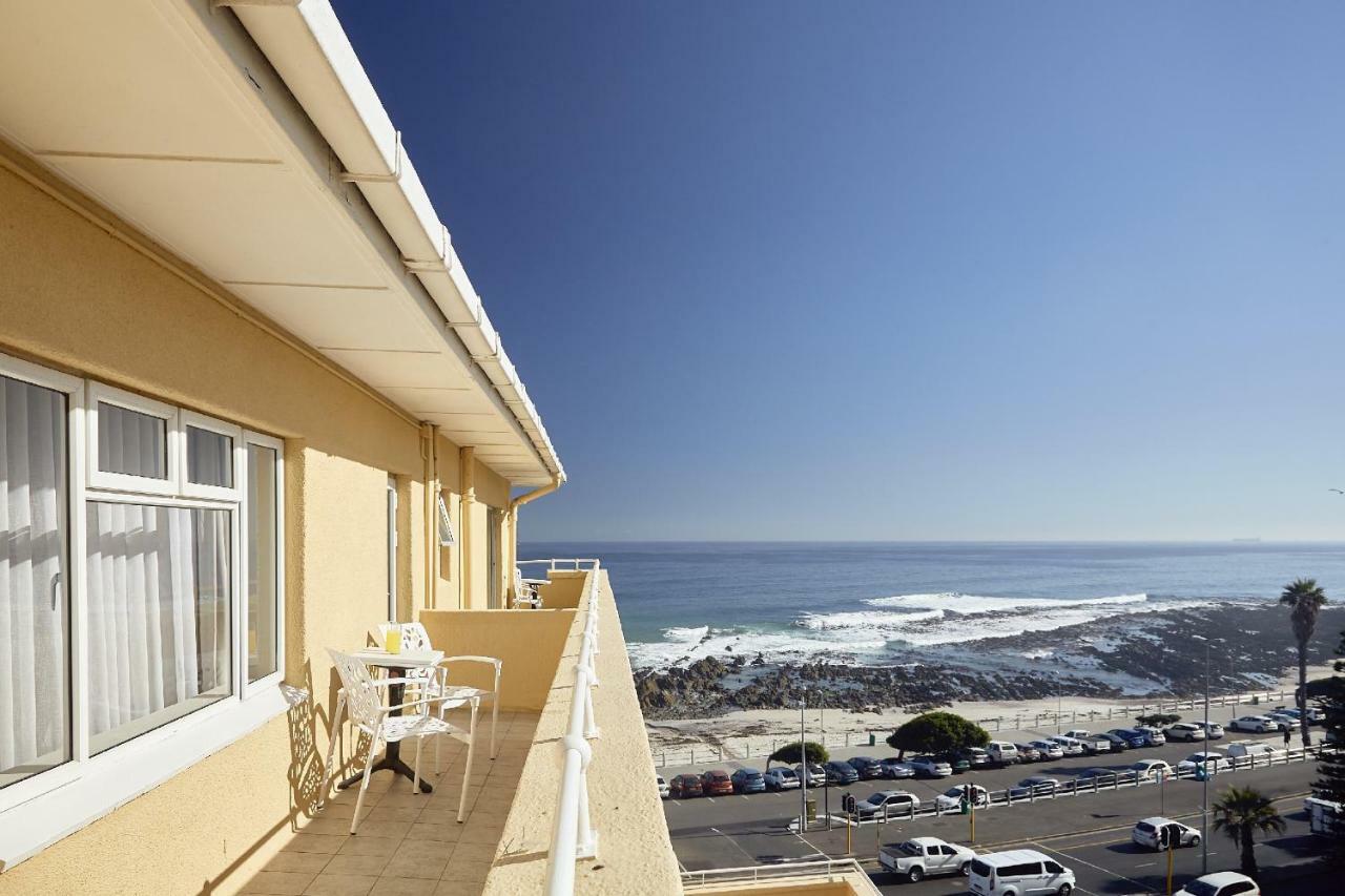 First Group Riviera Suites Le Cap Extérieur photo